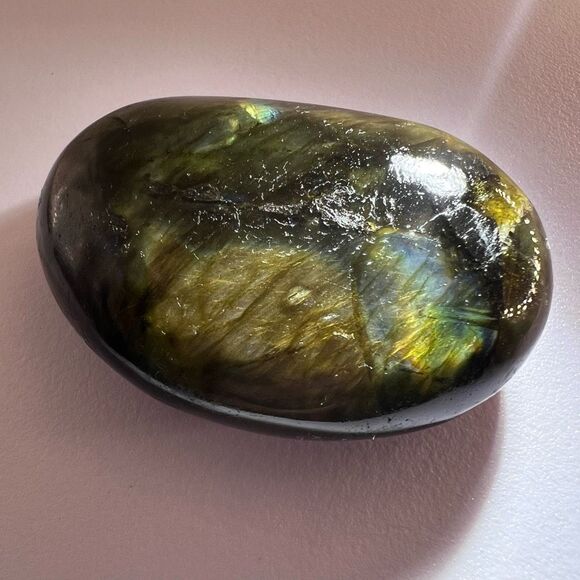 Labradorite Crystal Round Palmstone (4) - Picture 3 of 12